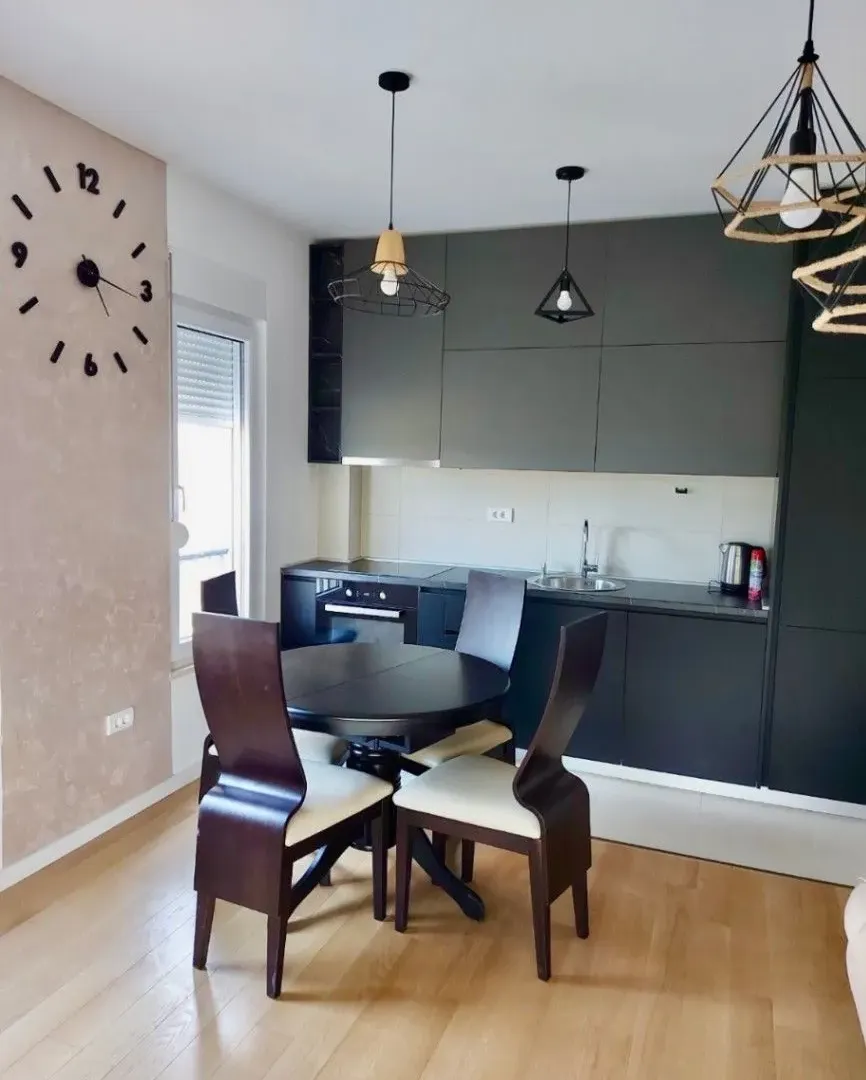 Izdavanje, dvosoban stan, 750m², Cvijetin Brijeg, Podgorica
