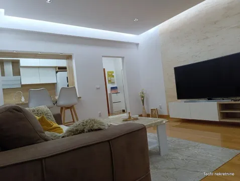 Sale, two bedroom apartment, 50m², Severni Bulevar, Zvezdara Sve Podlokacije - image 2