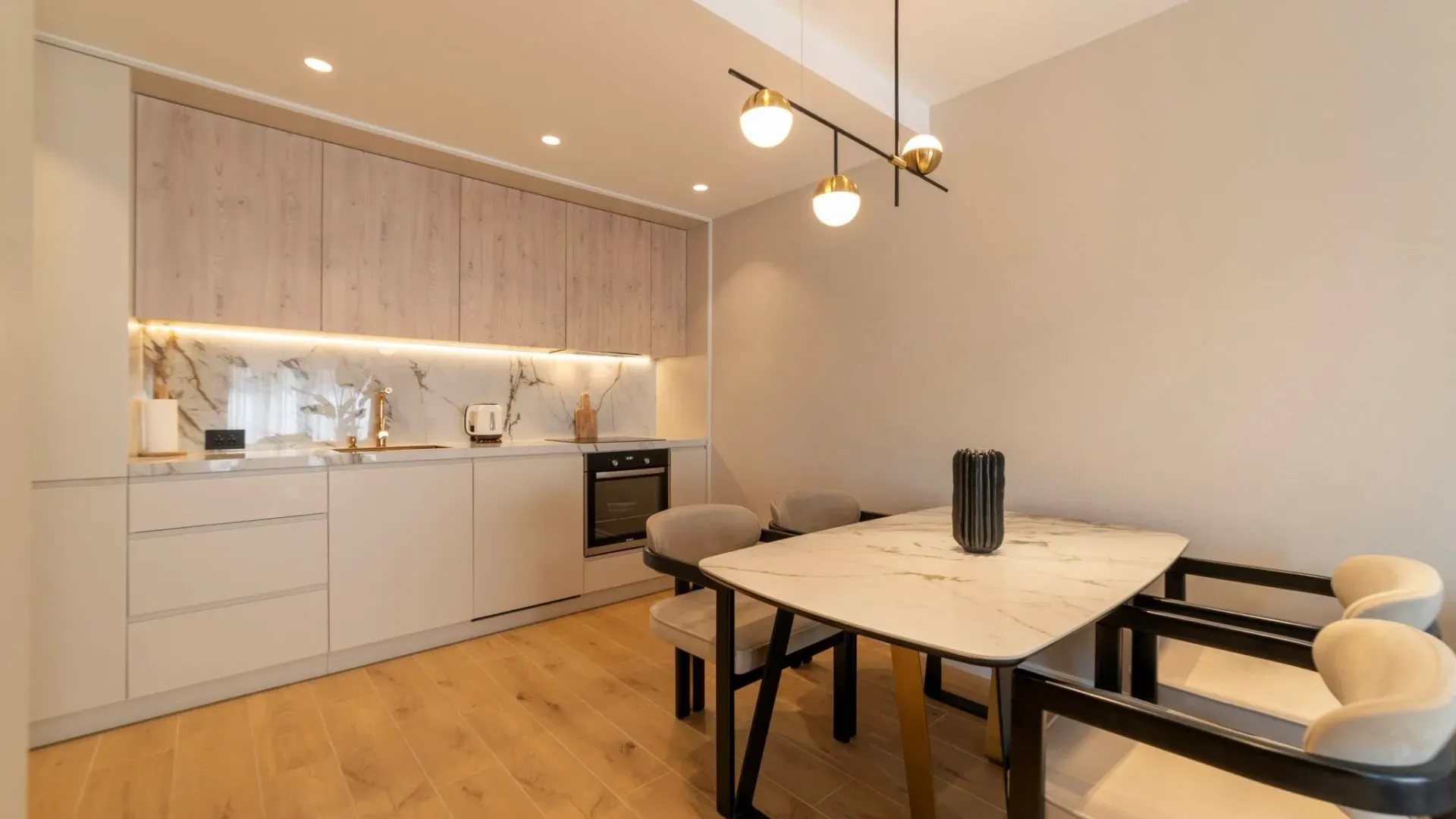 Rent, three bedroom apartment, 85m², Tivat, Crna Gora
