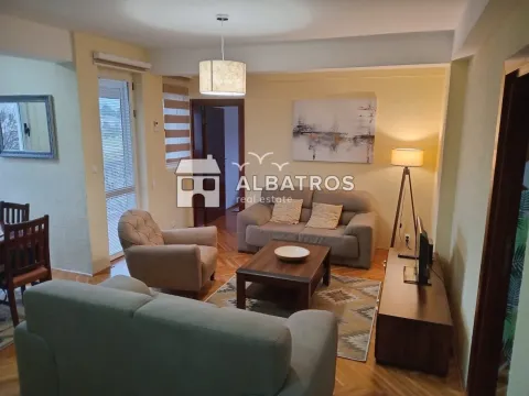 Izdavanje, trosoban stan, 80m², Centar, Bar - image 3