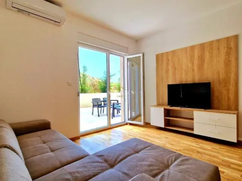 Rent, one bedroom apartment, 39m², Bečići, Budva - image 3