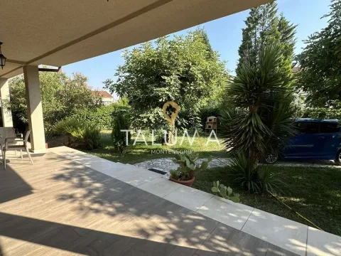 Rent, house, 200m², Tološi, Podgorica - image 4