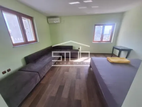 Rent, four bedroom apartment, 40m², Savski Venac, Beograd - image 5