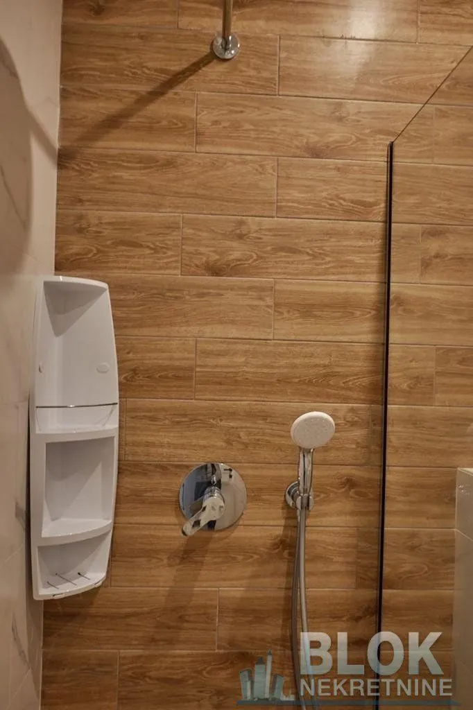 Izdavanje, trosoban stan, 106m², Preko Morače, Podgorica