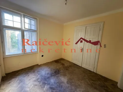 Prodaja, četvorosoban stan, 91m², Stari Grad, Beograd - image 5