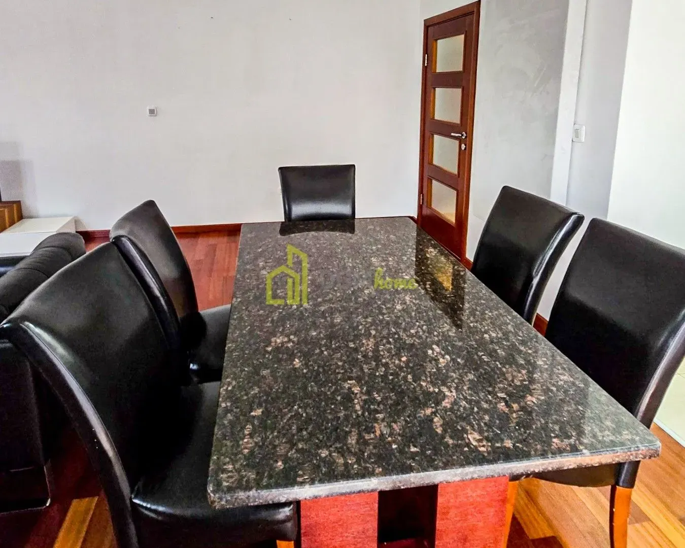 Prodaja, trosoban stan, 100m², Gorica C, Podgorica
