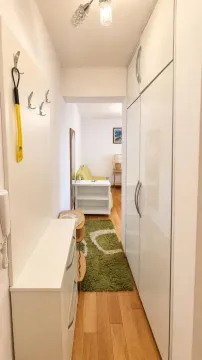 Izdavanje, garsonjera, 31m², Centar, Tivat - image 4