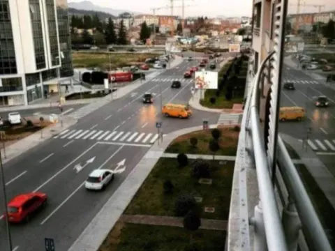 Prodaja, garsonjera, 33m², City Kvart, Podgorica - image 7