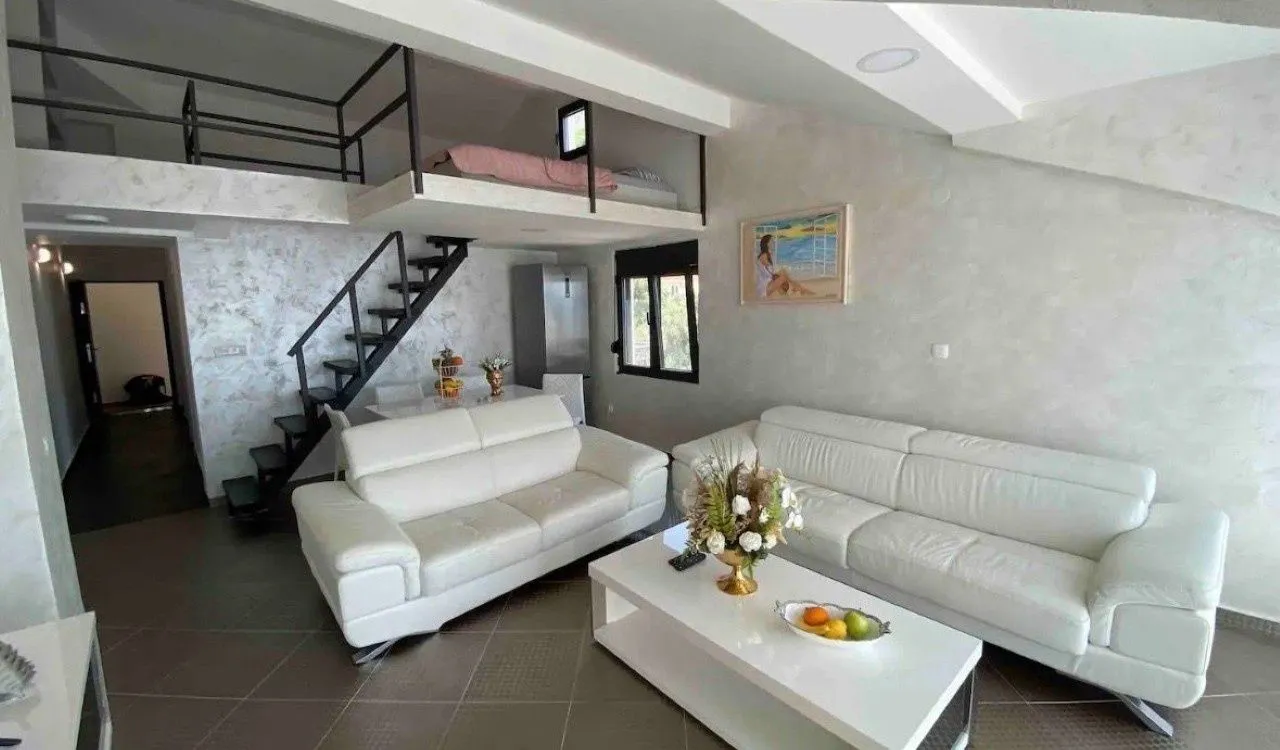 Prodaja, jednosoban stan, 63m², Sveti Stefan, Budva