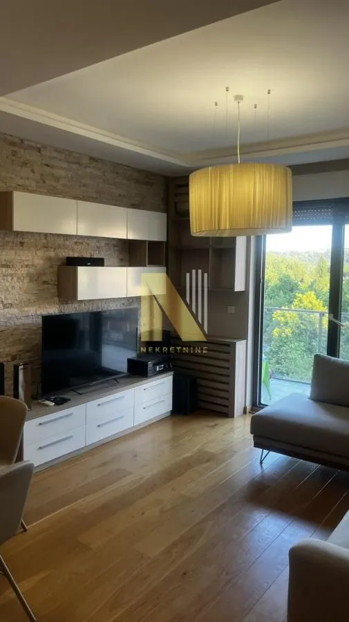 Izdavanje, trosoban stan, 85m², Liman 3, Novi Sad Sve Podlokacije