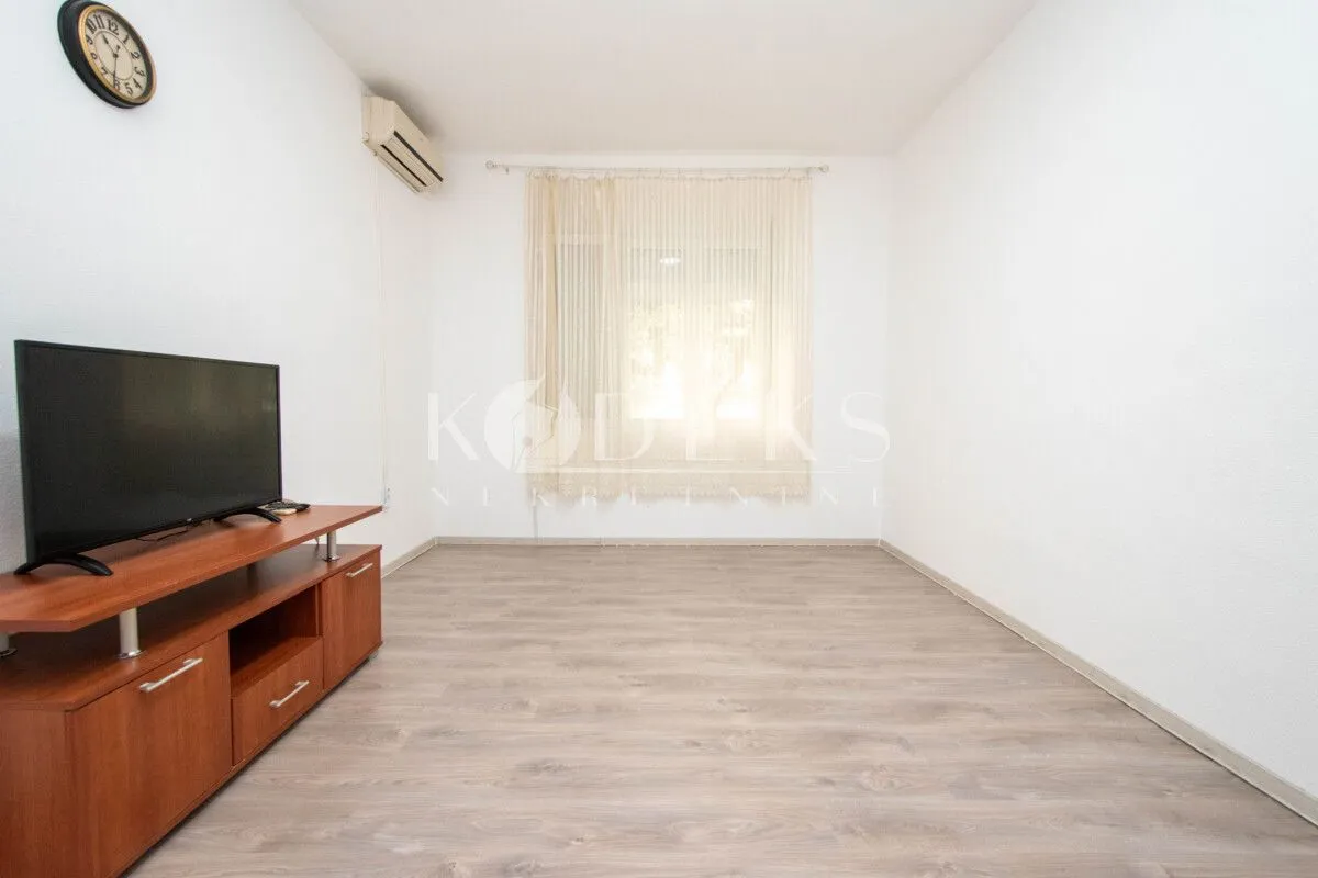 Izdavanje, poslovni prostor, 25m², Centar, Podgorica
