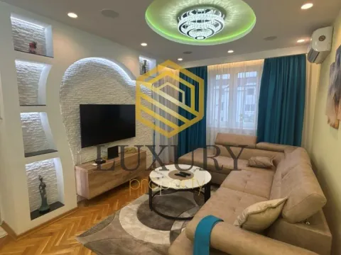Izdavanje, jednosoban stan, 46m², Stari Aerodrom, Podgorica - image 1