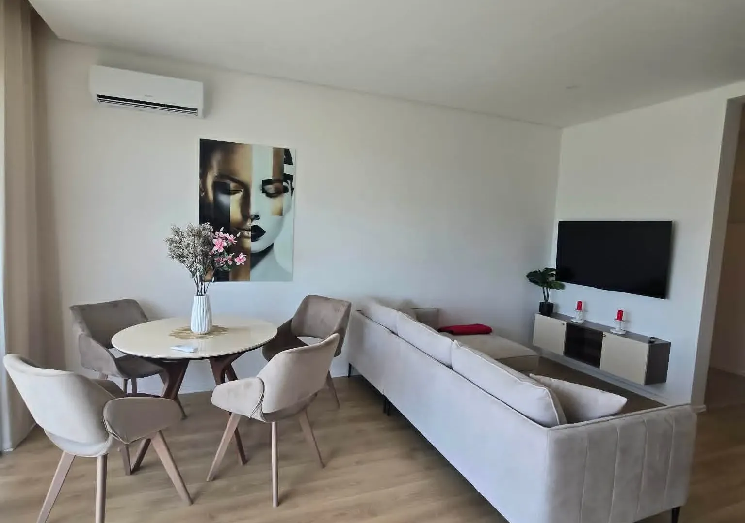 Prodaja, dvosoban stan, 76m², Kava, Tivat
