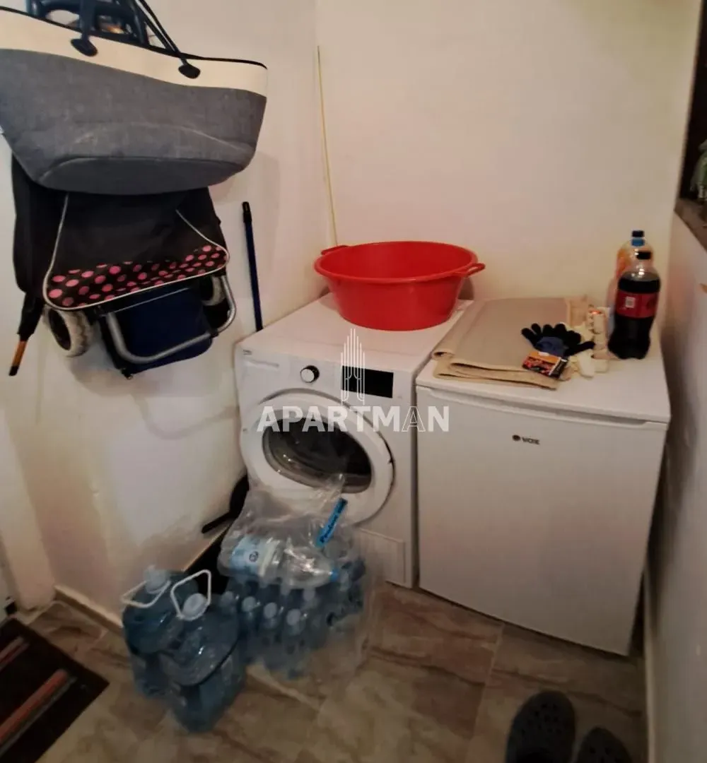 Prodaja, trosoban stan, 71m², Zemun Sve Podlokacije, Beograd