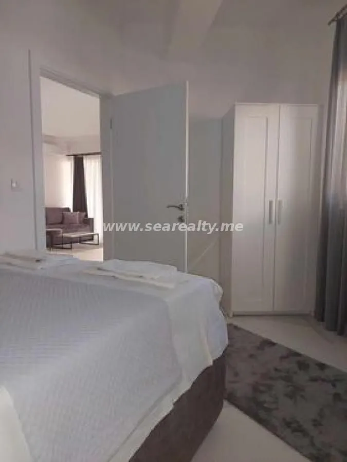 Izdavanje, dvosoban stan, 64m², Budva, Crna Gora