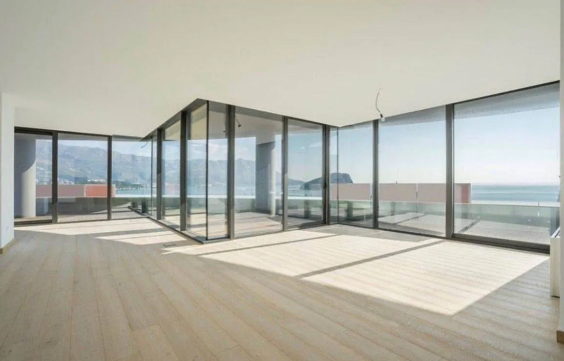Sale, three bedroom apartment, 270m², Centar, Budva