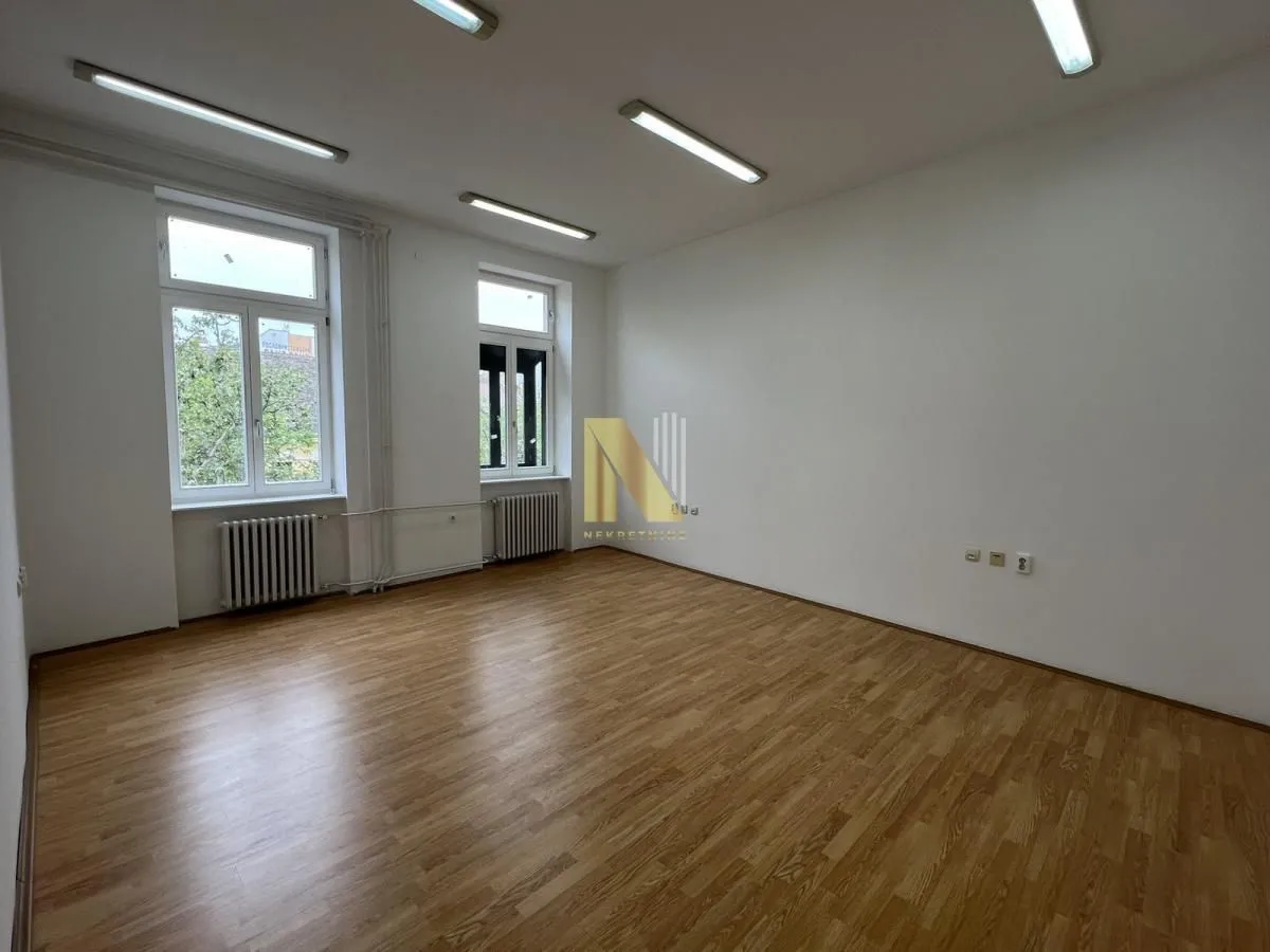 Rent, office space, 242m², Centar, Novi Sad