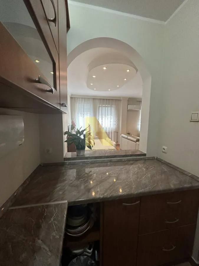 Prodaja, trosoban stan, 79m², Adamovićevo Naselje, Novi Sad Sve Podlokacije