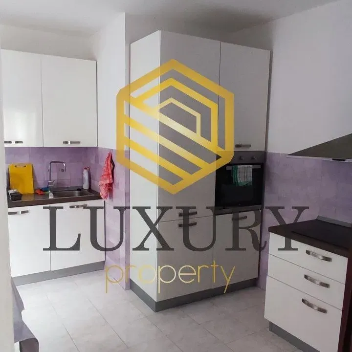 Izdavanje, jednosoban stan, 120m², 1 maj, Podgorica