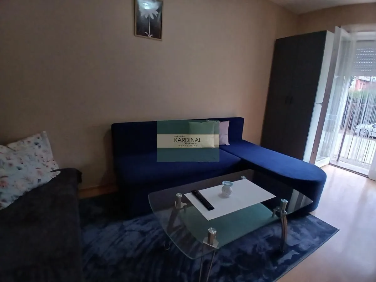 Izdavanje, garsonjera, 27m², Strelište, Jagodina