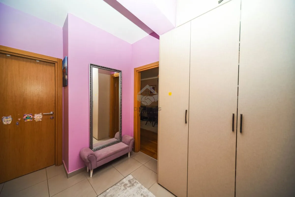 Prodaja, dvosoban stan, 68m², Stari Aerodrom, Podgorica