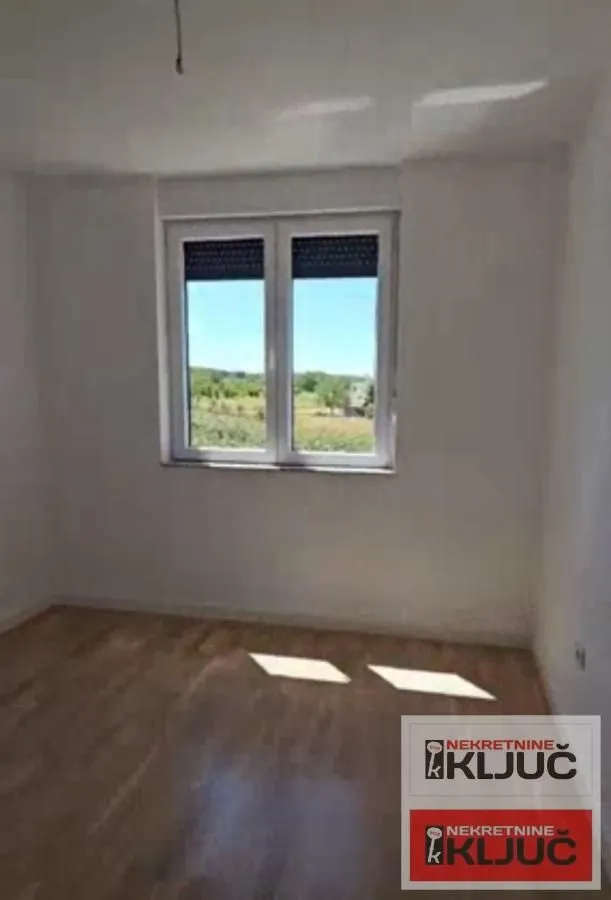 Prodaja, četvorosoban stan, 200m², Sremska Kamenica, Petrovaradin