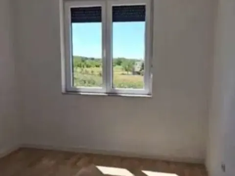 Prodaja, četvorosoban stan, 200m², Sremska Kamenica, Petrovaradin - image 12