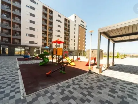Izdavanje, jednosoban stan, 65m², Stari Aerodrom, Podgorica - image 2
