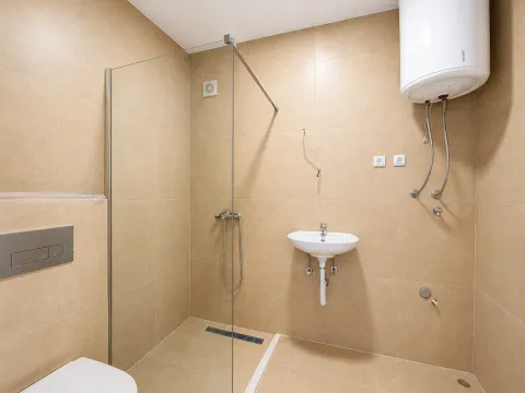 Sale, one bedroom apartment, 37m², Tološi, Podgorica - image 5