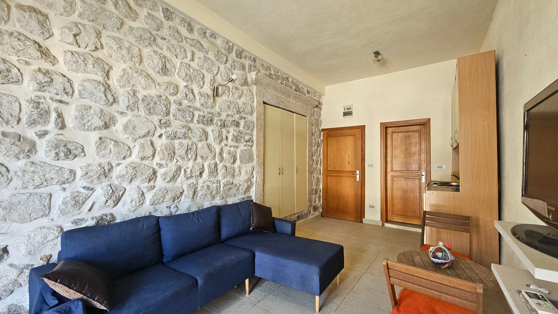 Prodaja, garsonjera, 21m², Prčanj, Kotor