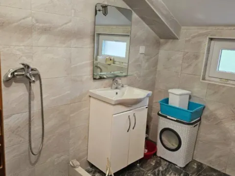 Rent, one bedroom apartment, 45m², Mažina, Tivat - image 9