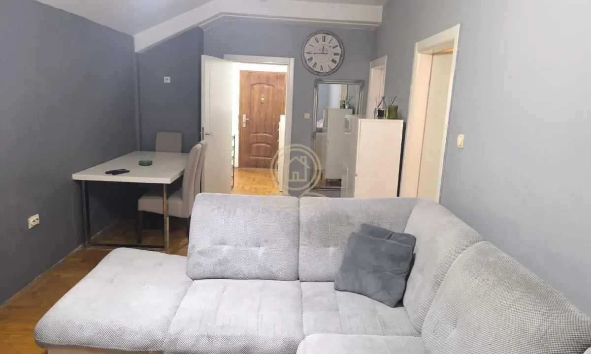 Izdavanje, stan, 60m², Centar, Novi Sad