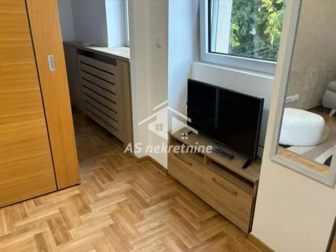 Rent, two bedroom apartment, 40m², Stari Grad, Beograd - image 12