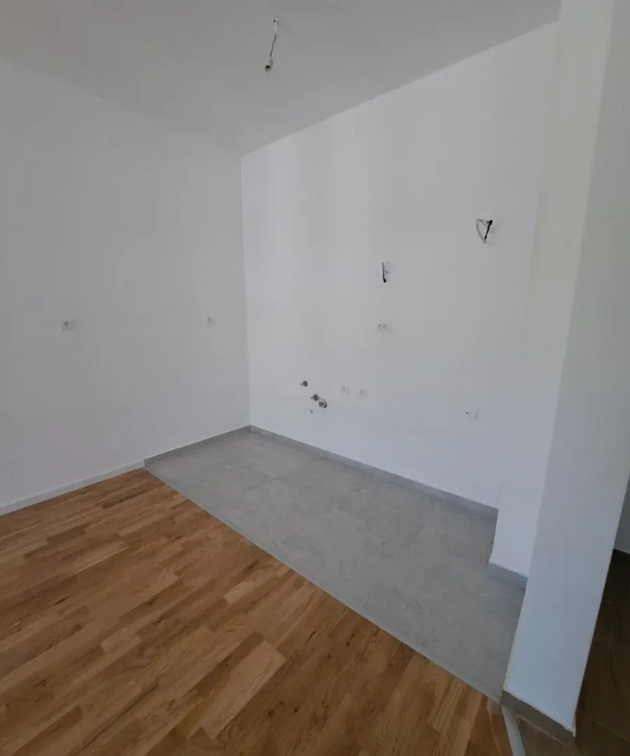 Prodaja, jednosoban stan, 45m², Tološi, Podgorica