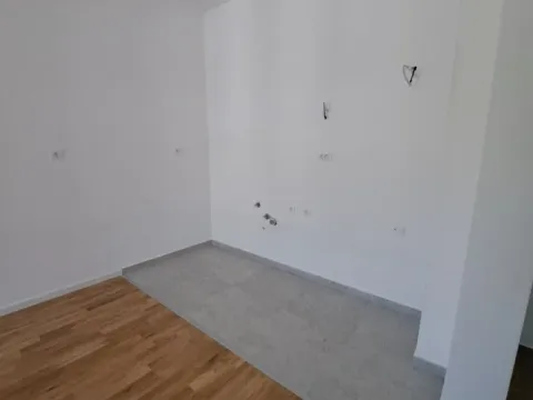 Prodaja, jednosoban stan, 45m², Tološi, Podgorica - image 2