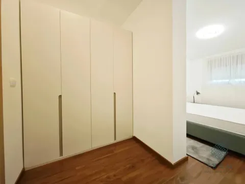 Izdavanje, trosoban stan, 130m², Master Kvart, Podgorica - image 9