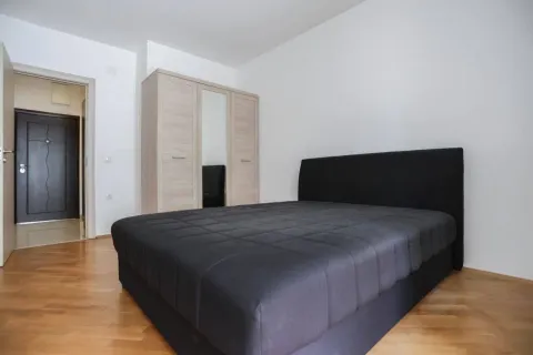 Rent, one bedroom apartment, 54m², Centar, Budva - image 5