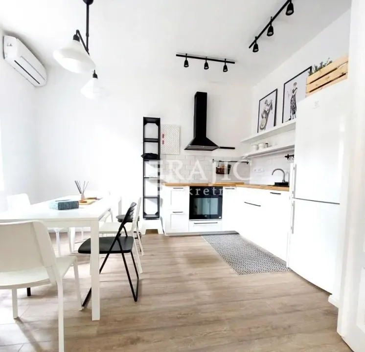 Rent, three bedroom apartment, 80m², Stari Grad, Beograd