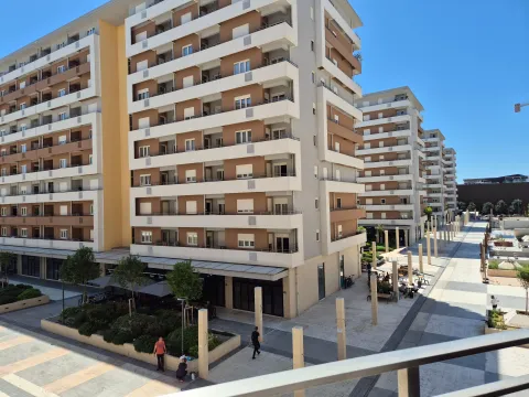 Rent, parking/garage, 18m², Central Point, Podgorica - image 1