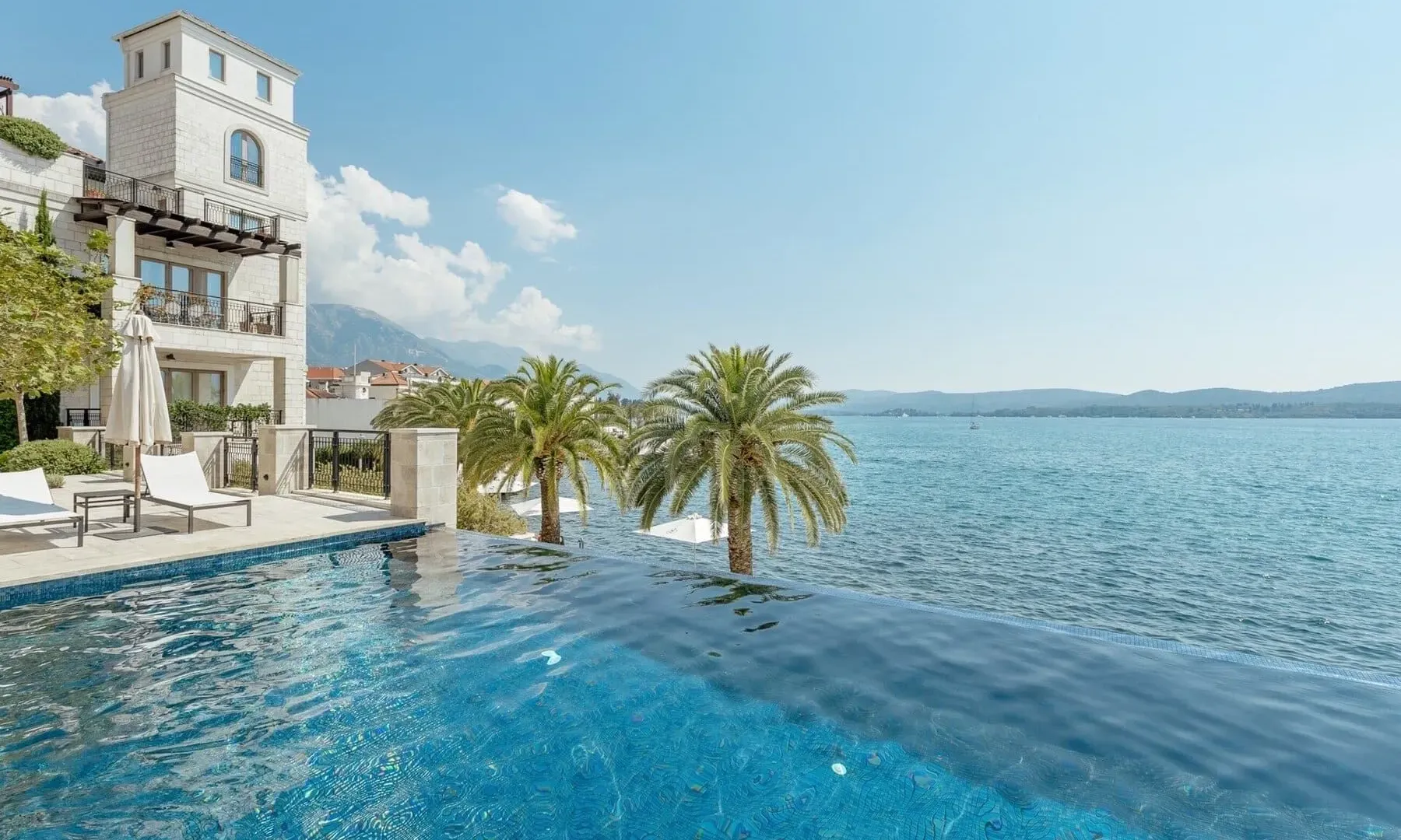 Izdavanje, jednosoban stan, 67m², Porto Montenegro, Tivat