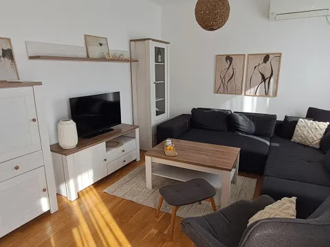 Izdavanje, jednosoban stan, 51m², City Kvart, Podgorica - image 4