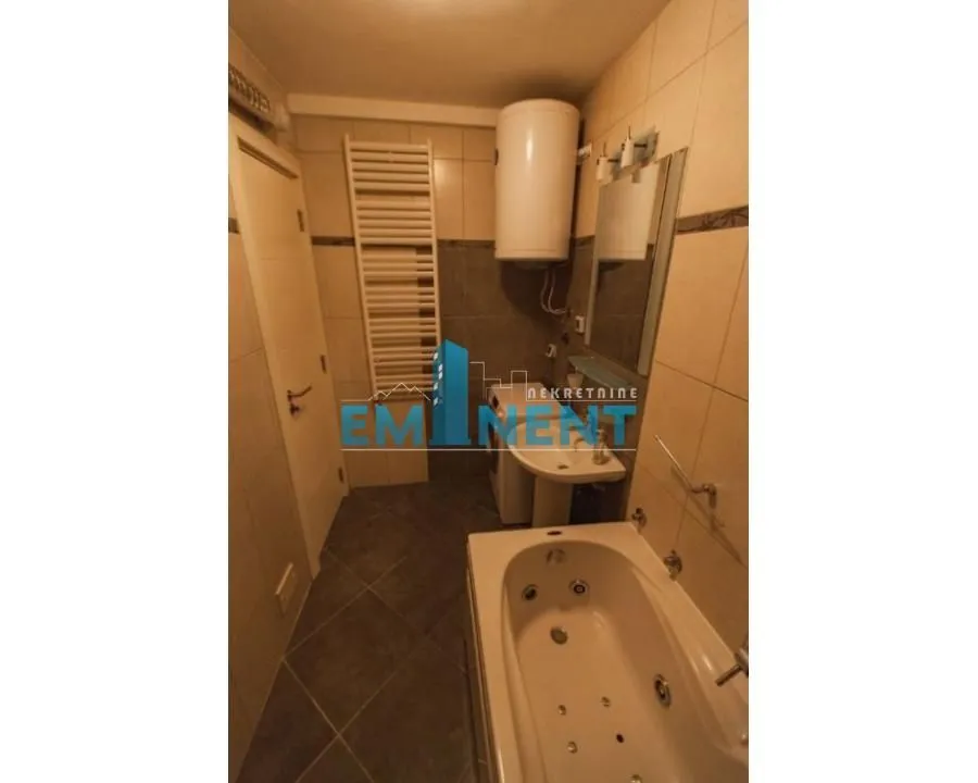 Izdavanje, dvosoban stan, 47m², Čubura, Beograd