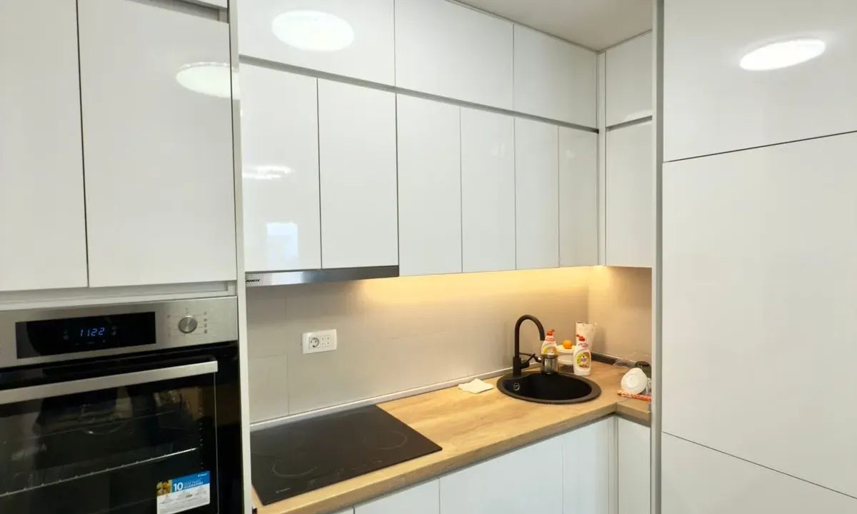 Izdavanje, jednosoban stan, 45m², Pobrežje, Podgorica