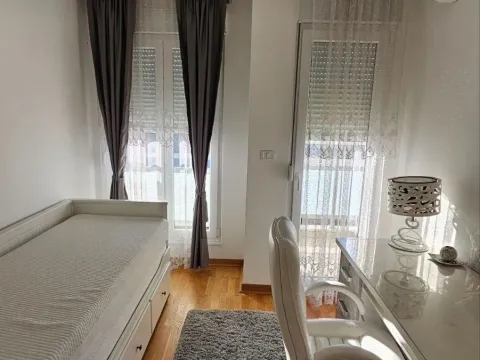 Izdavanje, dvosoban stan, 64m², City Kvart, Podgorica - image 6