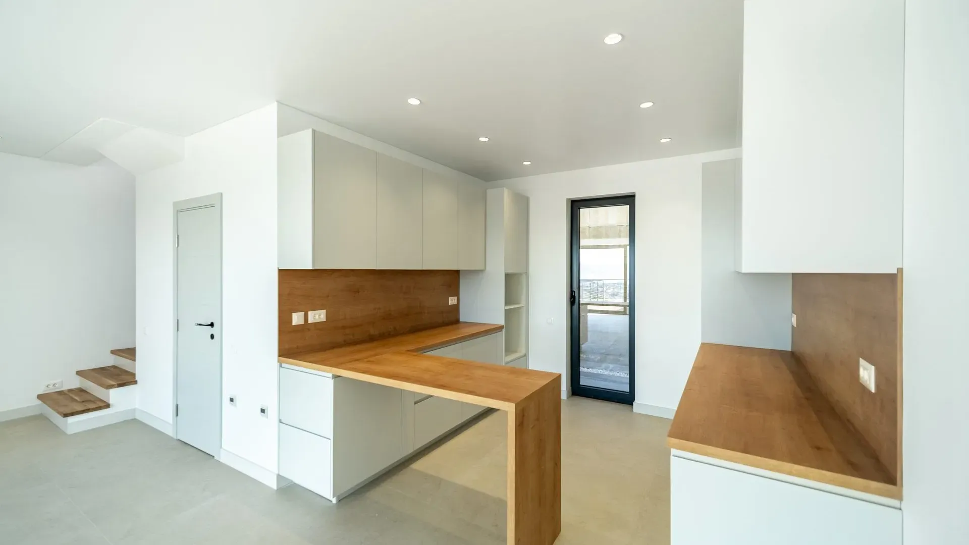 Prodaja, kuća, 110m², Centar, Tivat
