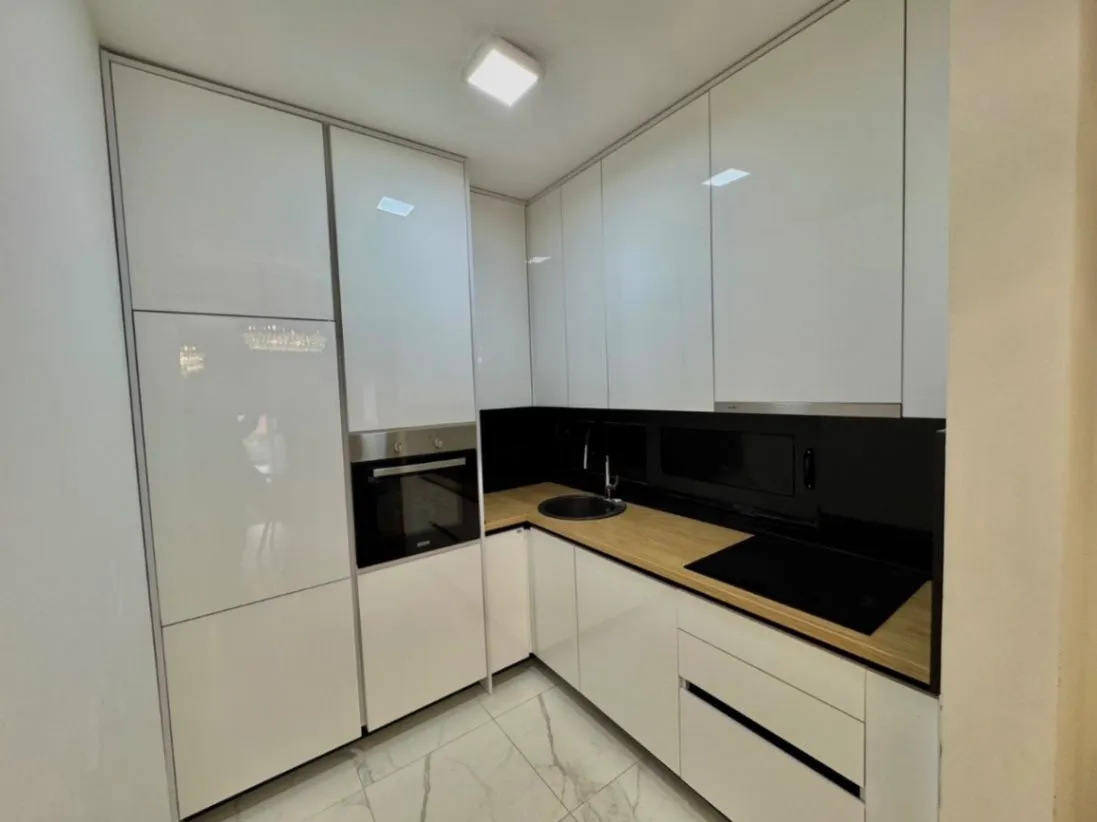 Izdavanje, trosoban stan, 130m², Dalmatinska ulica, Podgorica