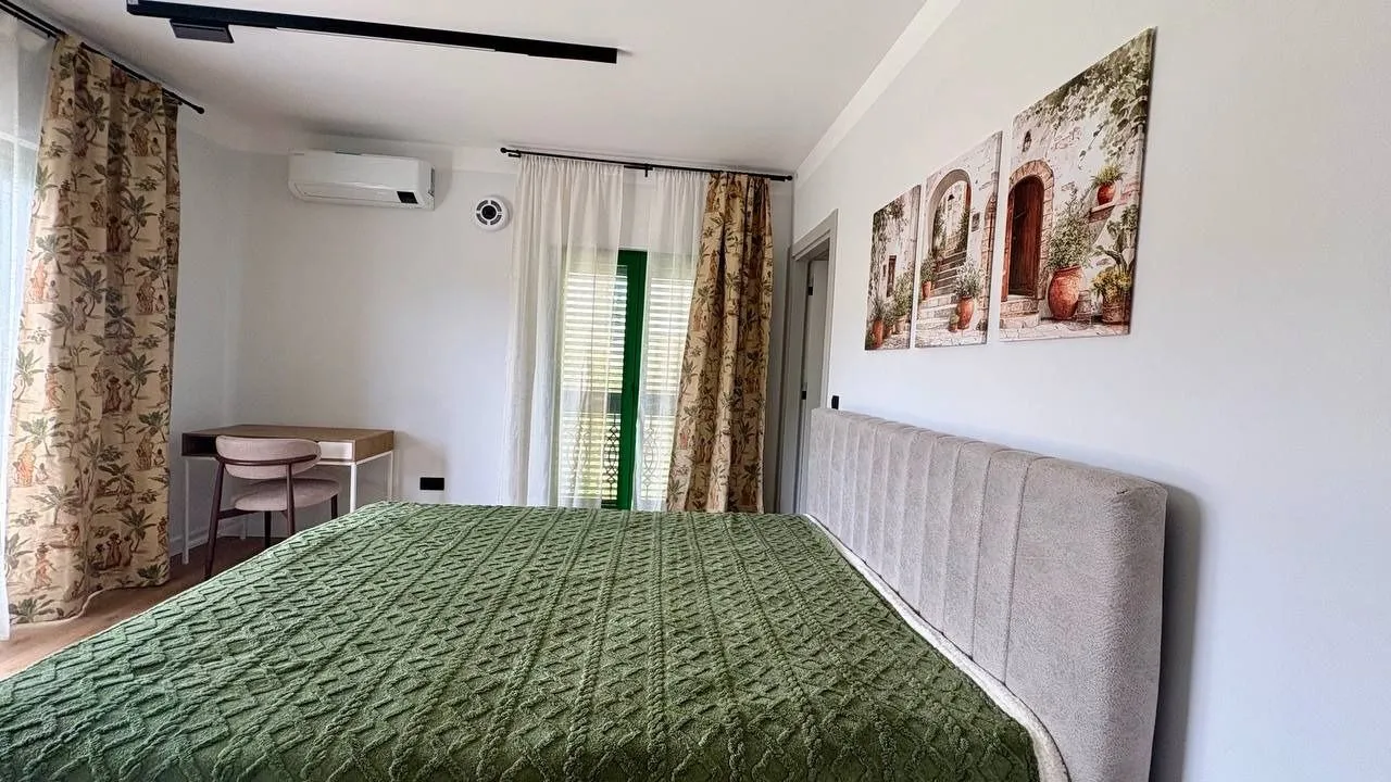 Izdavanje, dvosoban stan, 100m², Donja Lastva, Tivat