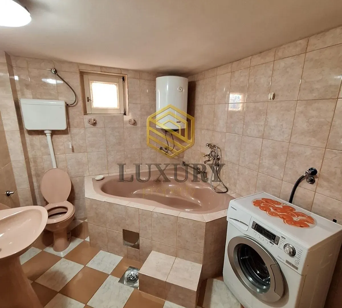 Izdavanje, jednosoban stan, 60m², Donja Gorica, Podgorica