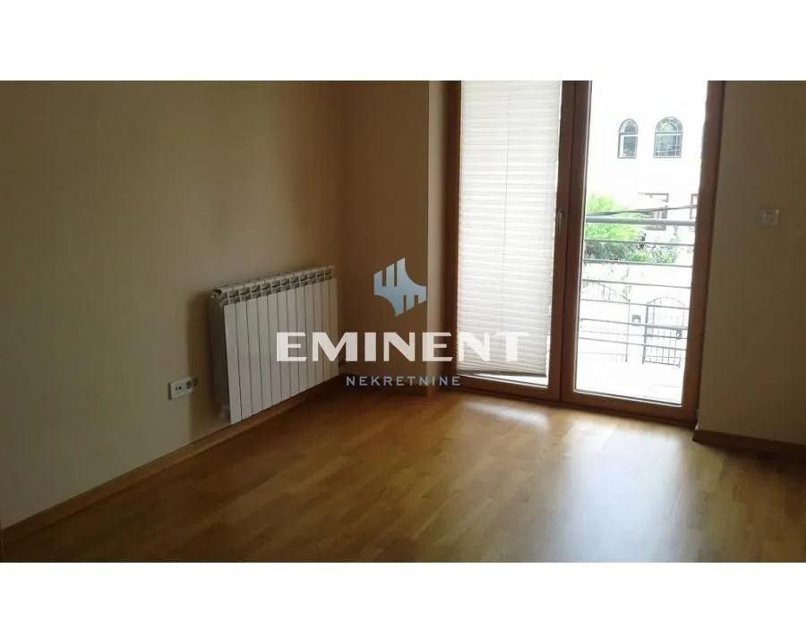 Izdavanje, četvorosoban stan, 115m², Lisičji Potok, Beograd