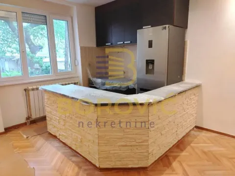 Sale, three bedroom apartment, 66m², Vračar Sve Podlokacije, Beograd - image 2